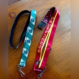 Universal The wizarding world of Harry Potter 2 Lanyards Slytherin & Gryffindor